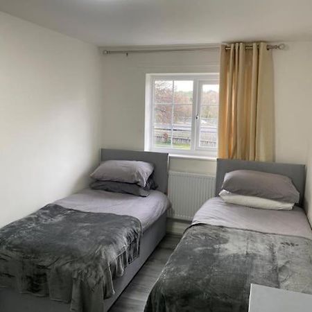 Villa 2 Bed House Sleeps 4-5 à Liverpool Extérieur photo