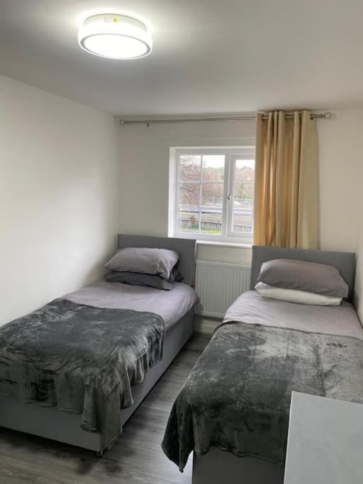 Villa 2 Bed House Sleeps 4-5 à Liverpool Extérieur photo